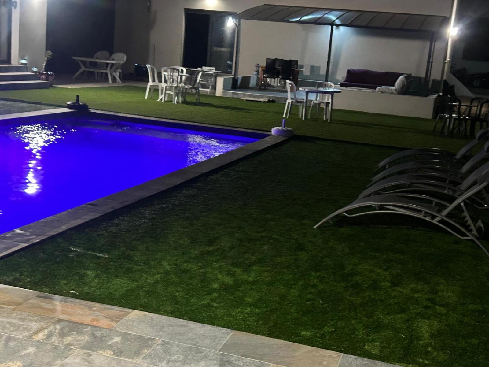 Grande Villa Avec Piscine ボンパ エクステリア 写真