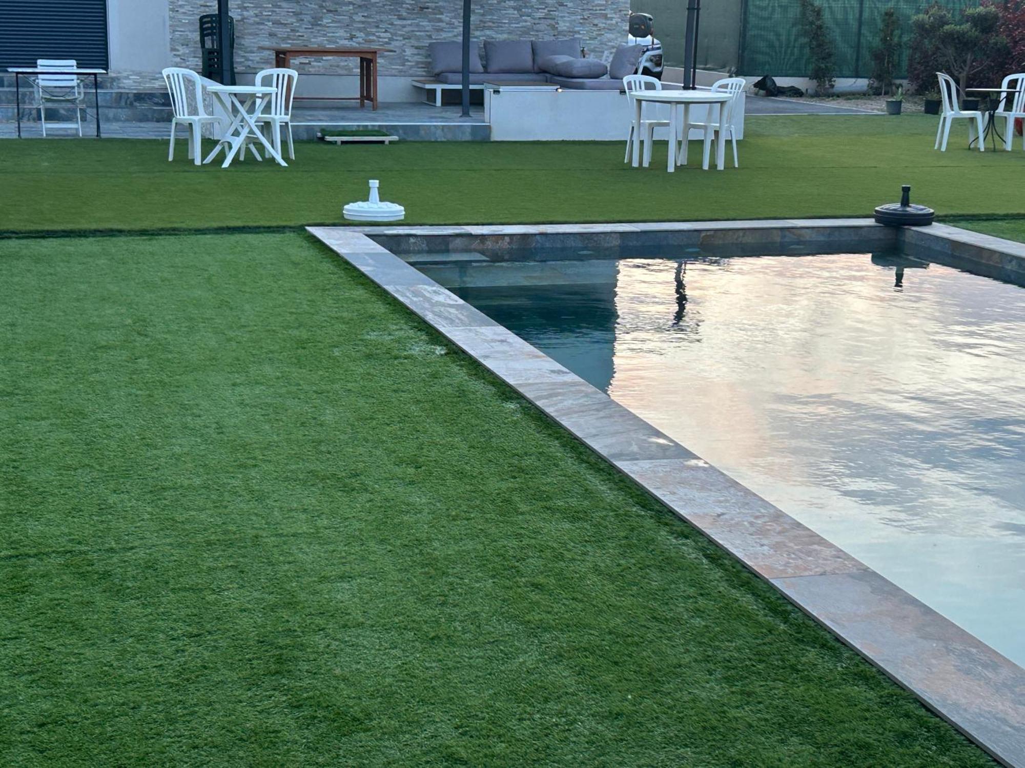Grande Villa Avec Piscine ボンパ エクステリア 写真